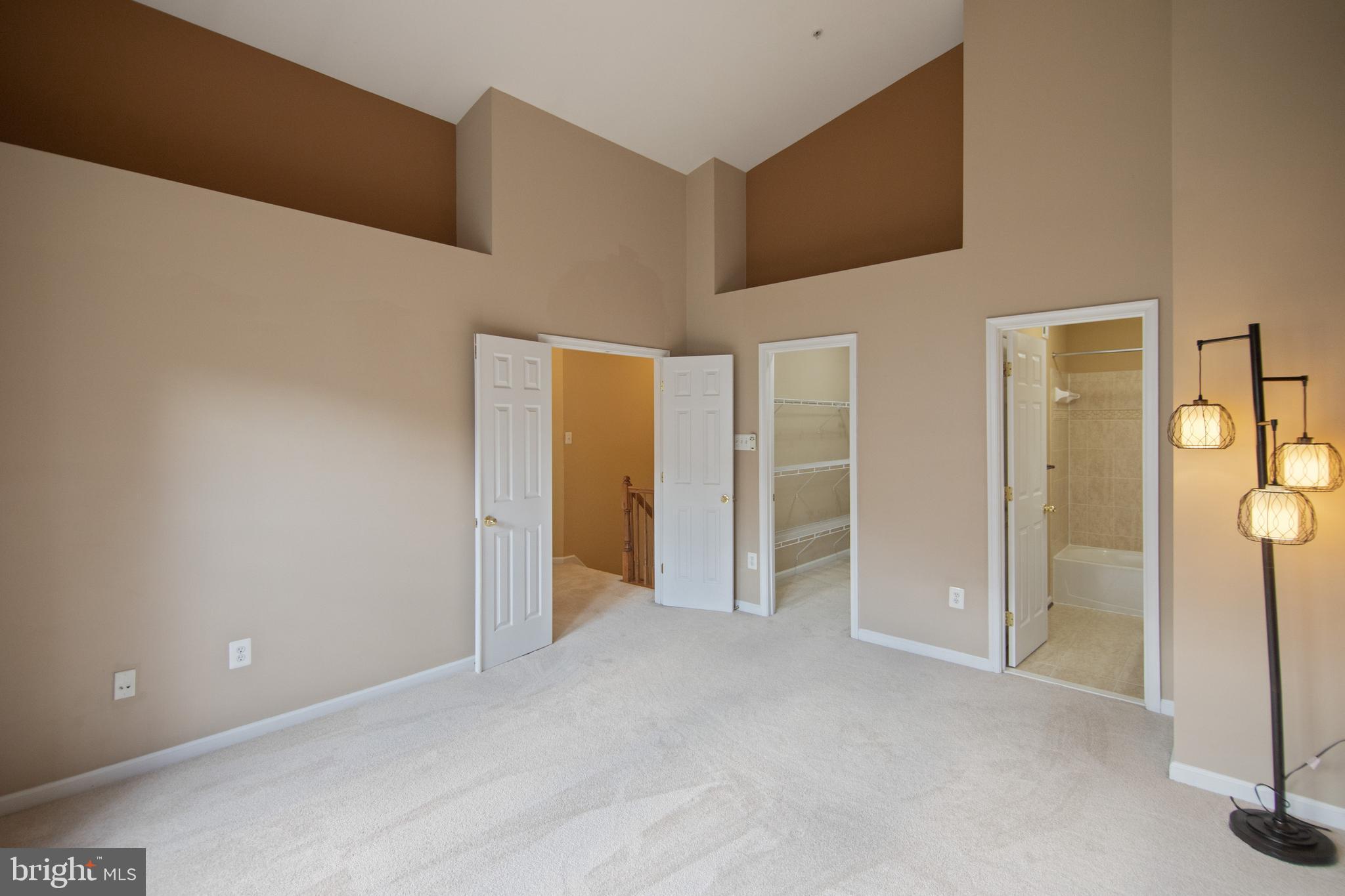 7171 Water Oak Road, Unit 175 Elkridge, MD 21075 - Photo 20 of 49 7171 WATER OAK - OWNER'S SUITE W/ VIEW TO BA & CL