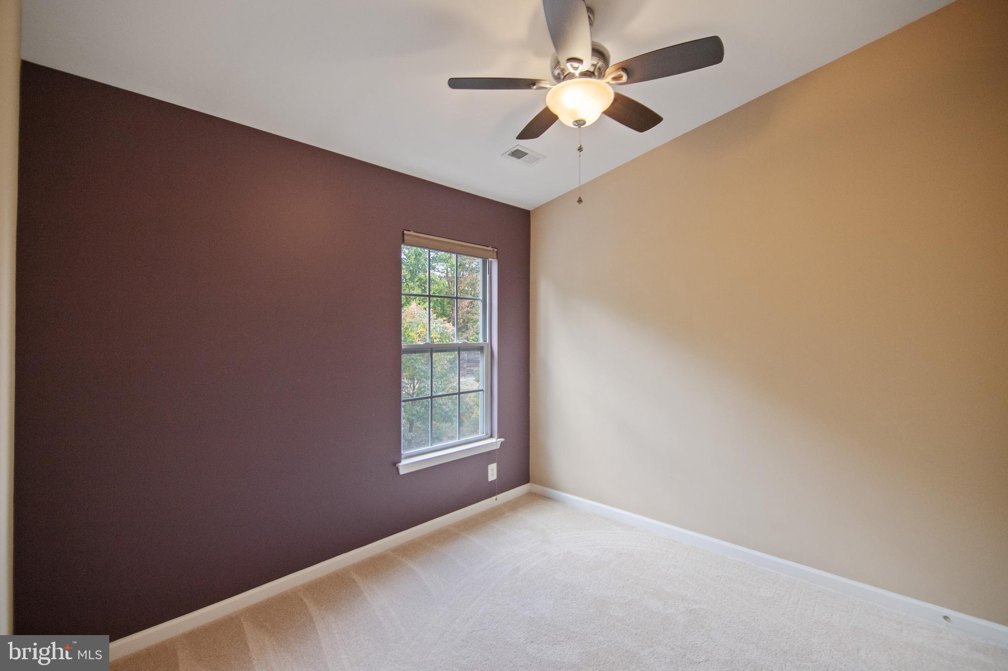 7171 Water Oak Road, Unit 175 Elkridge, MD 21075 - Photo 24 of 49 7171 WATER OAK - LARAGE 2ND UPPER LEVEL BEDROOM