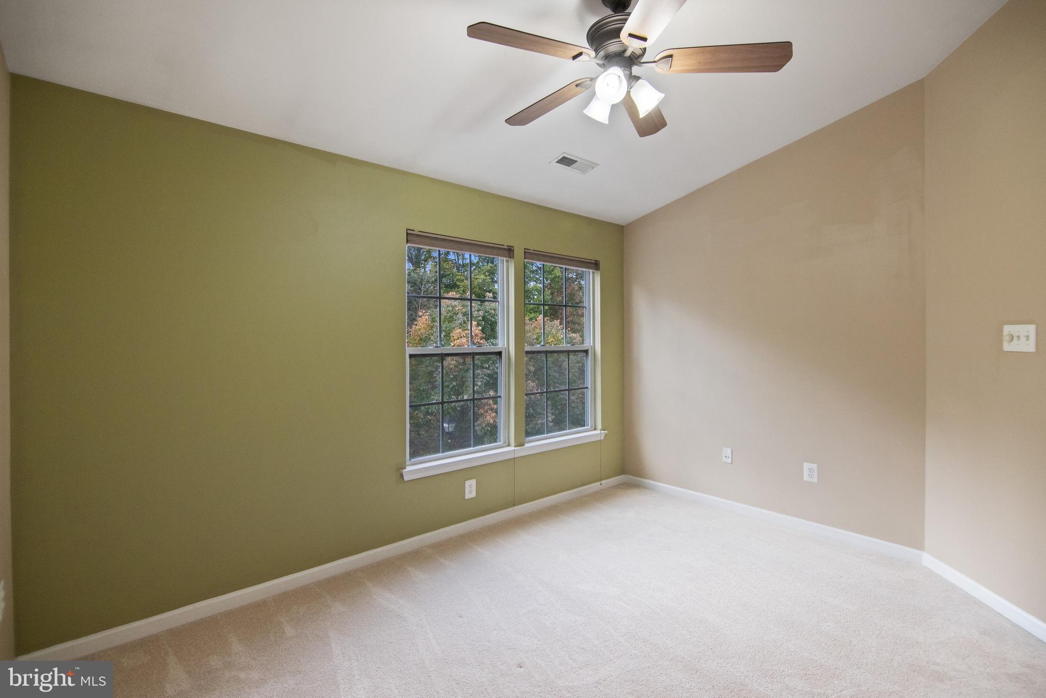 7171 Water Oak Road, Unit 175 Elkridge, MD 21075 - Photo 29 of 49 7171 WATER OAK - LARAGE 3RD UPPER LEVEL BEDROOM