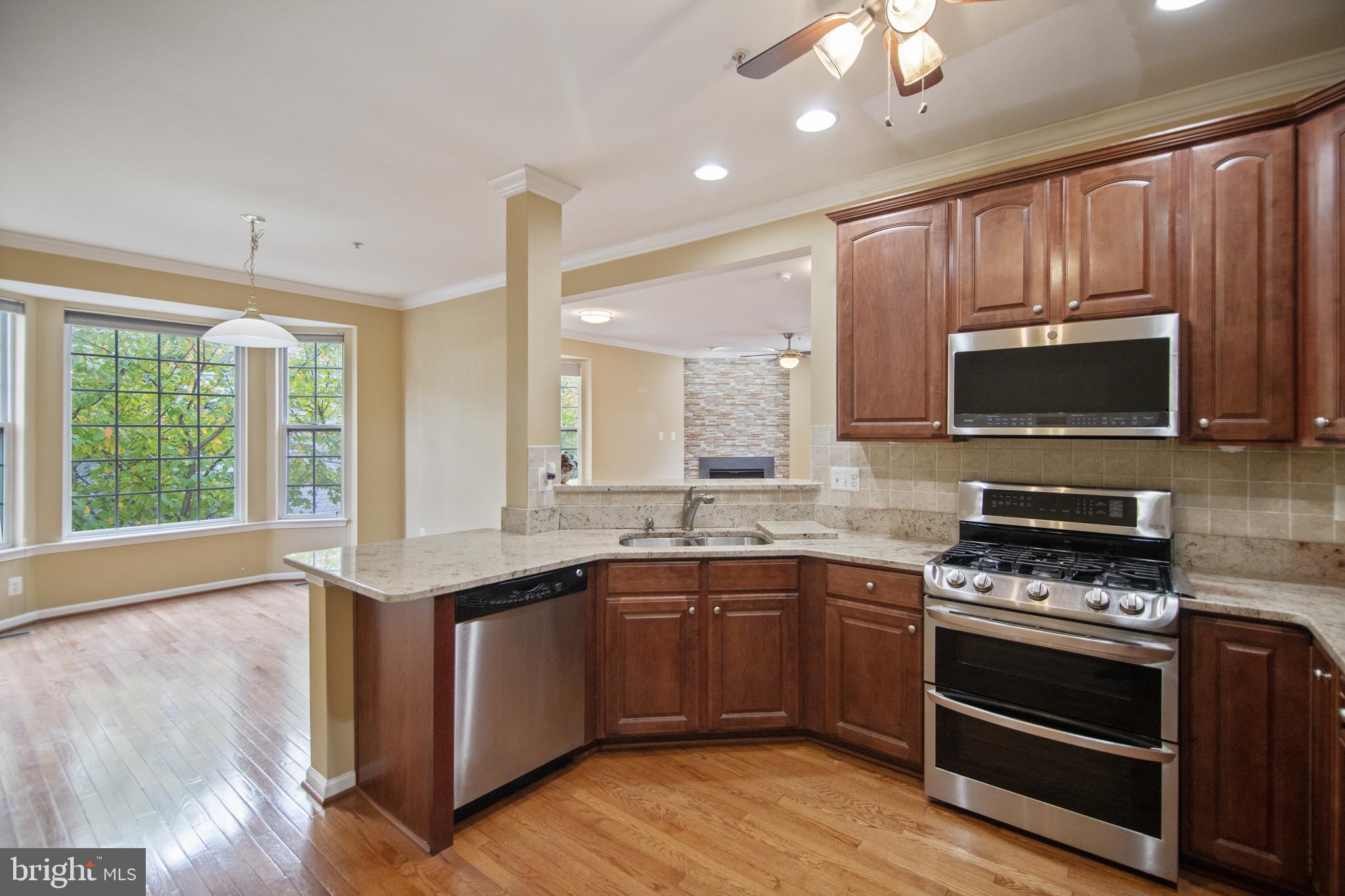 7171 WATER OAK - KITCHEN W/ VIEW TO FORMAL DINING