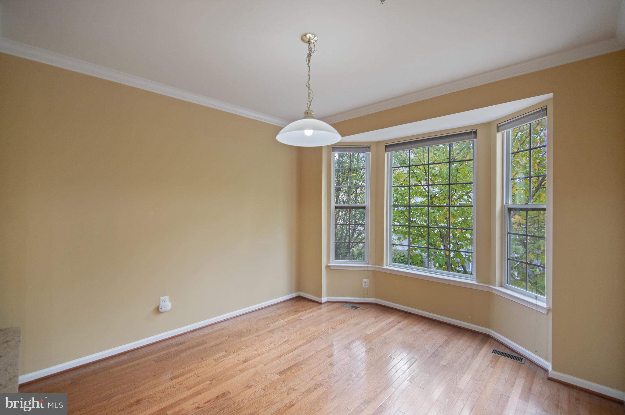 7171 WATER OAK - FORMAL DINING OFF KITCHEN