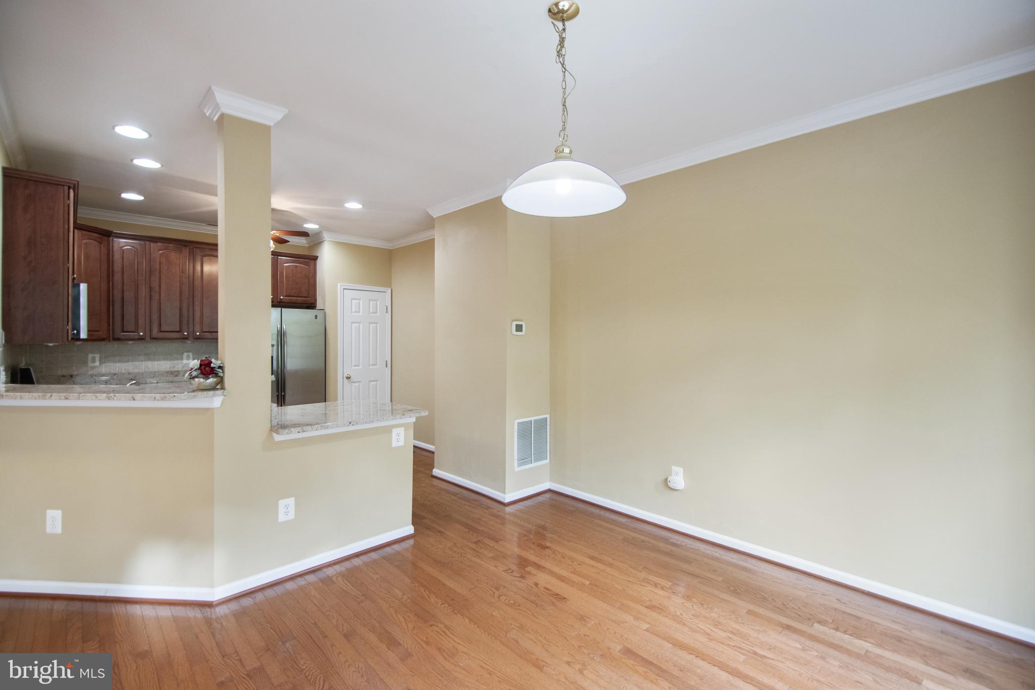 7171 Water Oak Road, Unit 175 Elkridge, MD 21075 - Photo 9 of 49 7171 WATER OAK - LIVING ROOM W/ VIEW TO KITCHEN