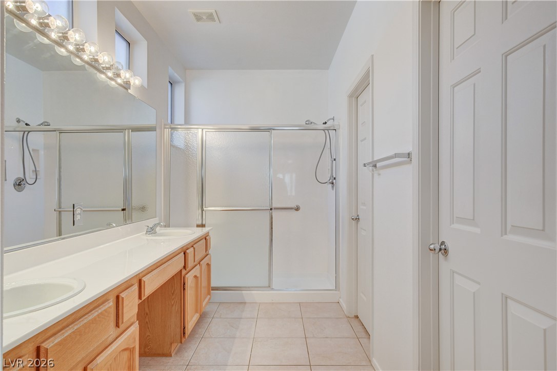 2165 Chapman Ranch Drive Henderson, NV 89012 - Photo 26 of 38 primary bathroom