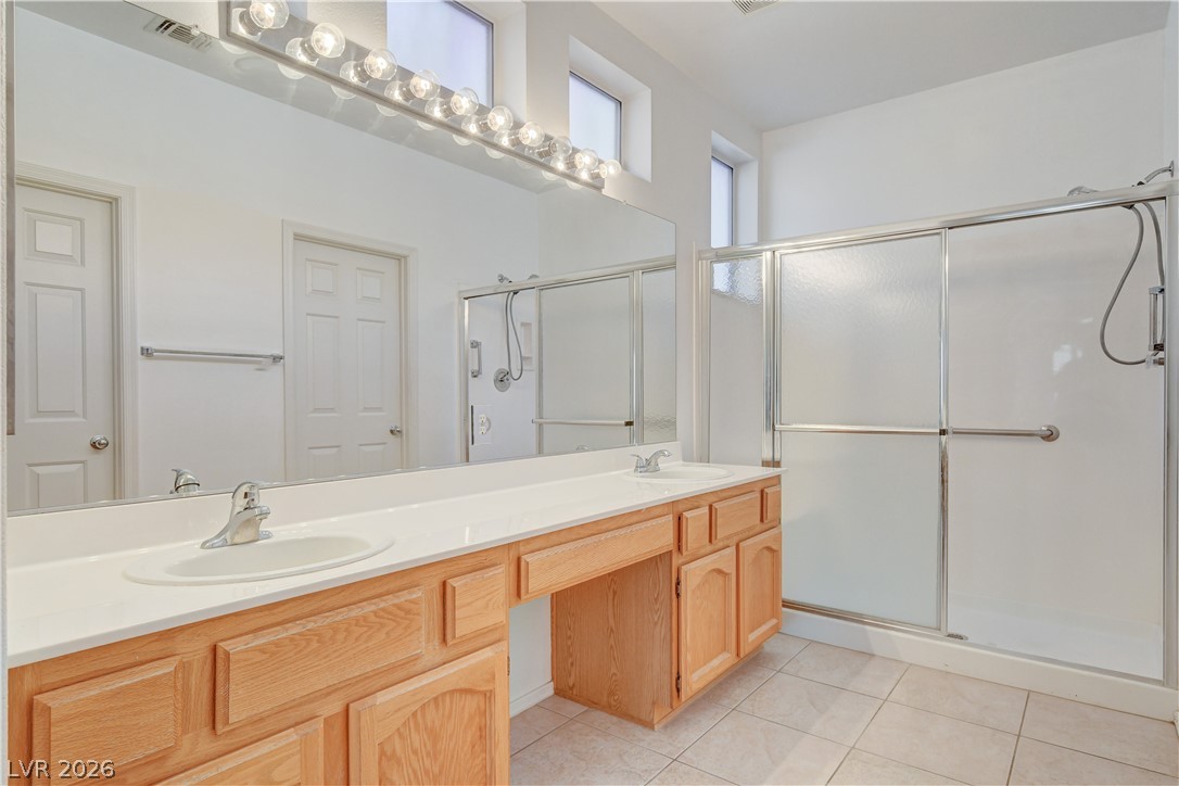 2165 Chapman Ranch Drive Henderson, NV 89012 - Photo 27 of 38 primary bathroom