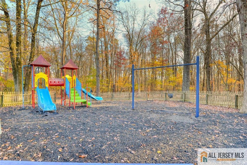 802 Meadow Court, Unit 802 Helmetta, NJ 08828 - Photo 9 of 9