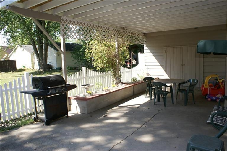 245 South Ridge Street Crown Point, IN 46307 - Photo 6 of 10 768x513
