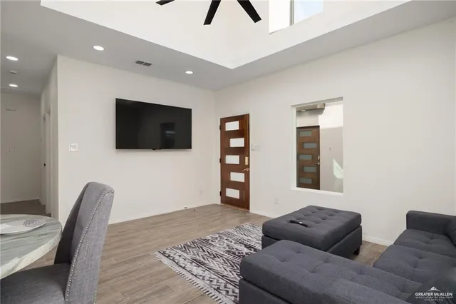 $1,250 | 1605 Karen Drive, Unit A1, Mission, TX 78574