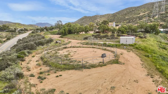 $1,299,999 | 11426 Sierra Highway, Santa Clarita, CA 91390