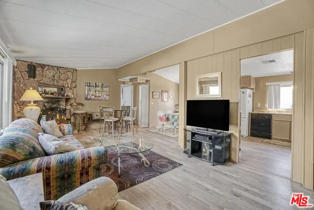 $1,299,999 | 11426 Sierra Highway, Santa Clarita, CA 91390