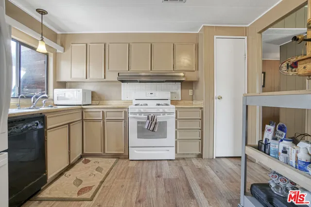 $1,299,999 | 11426 Sierra Highway, Santa Clarita, CA 91390