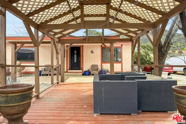 $1,299,999 | 11426 Sierra Highway, Santa Clarita, CA 91390