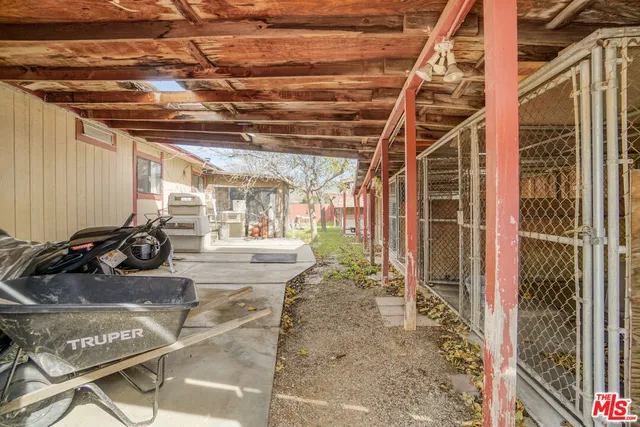 $1,299,999 | 11426 Sierra Highway, Santa Clarita, CA 91390