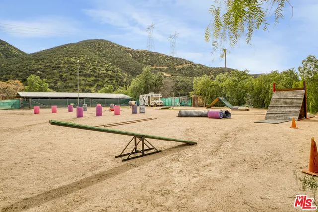 $1,299,999 | 11426 Sierra Highway, Santa Clarita, CA 91390