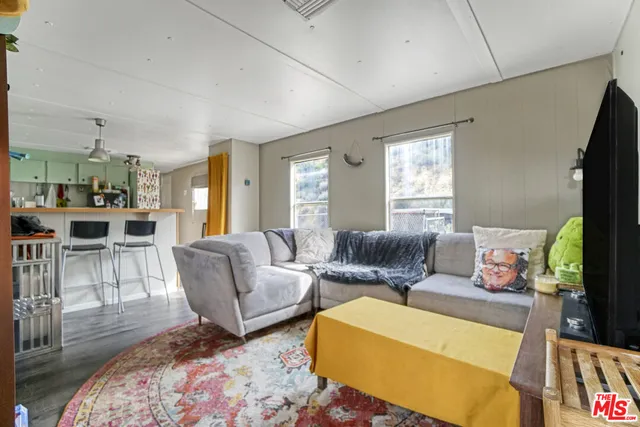 $1,299,999 | 11426 Sierra Highway, Santa Clarita, CA 91390