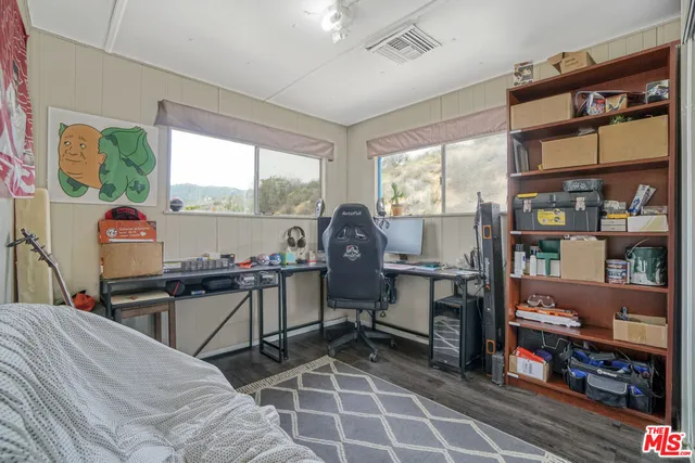 $1,299,999 | 11426 Sierra Highway, Santa Clarita, CA 91390