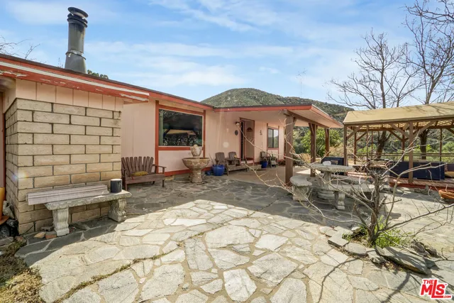 $1,299,999 | 11426 Sierra Highway, Santa Clarita, CA 91390