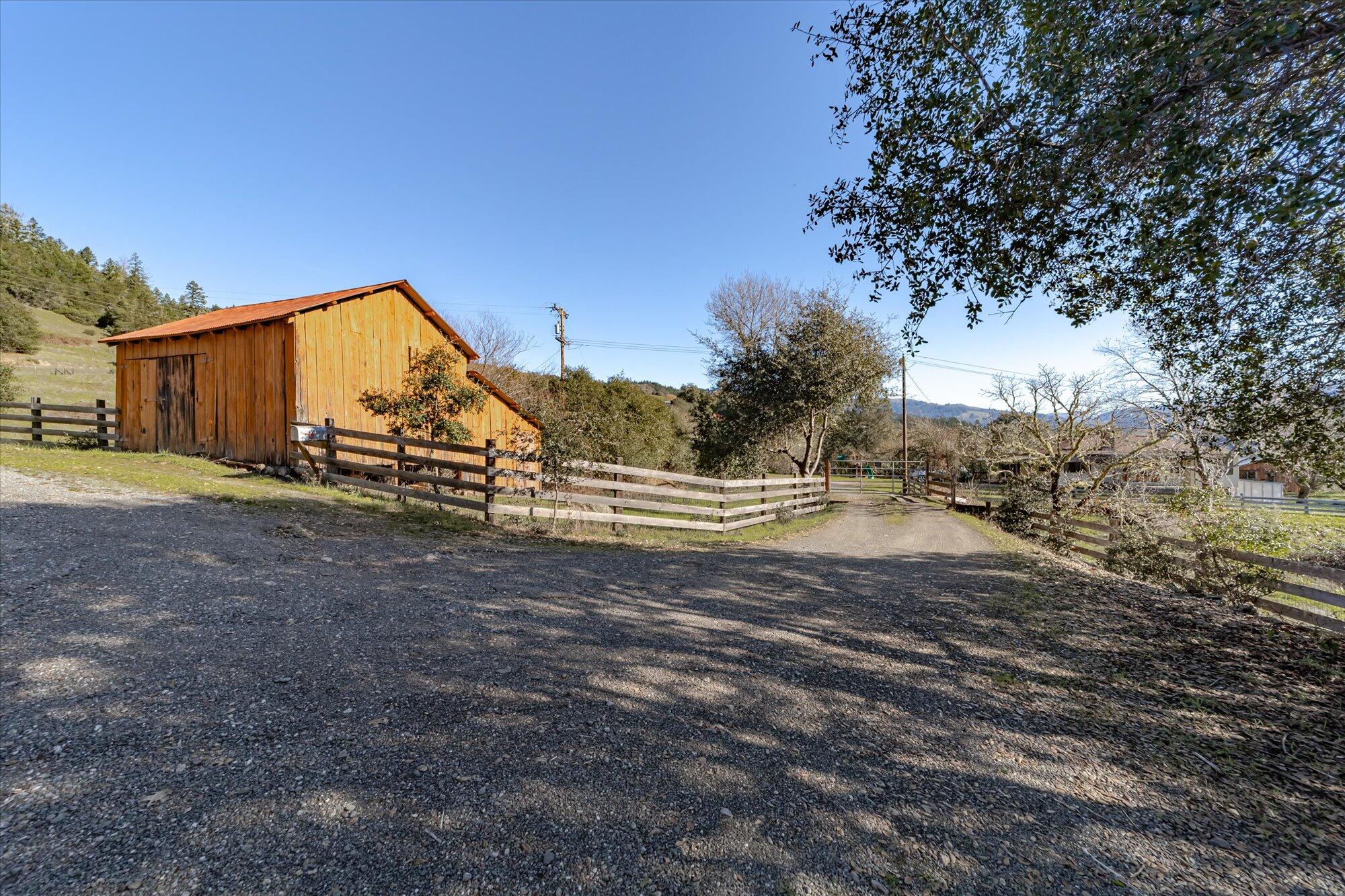 9198 Fort Seward Road Blocksburg, CA 95514 - Photo 1 of 62