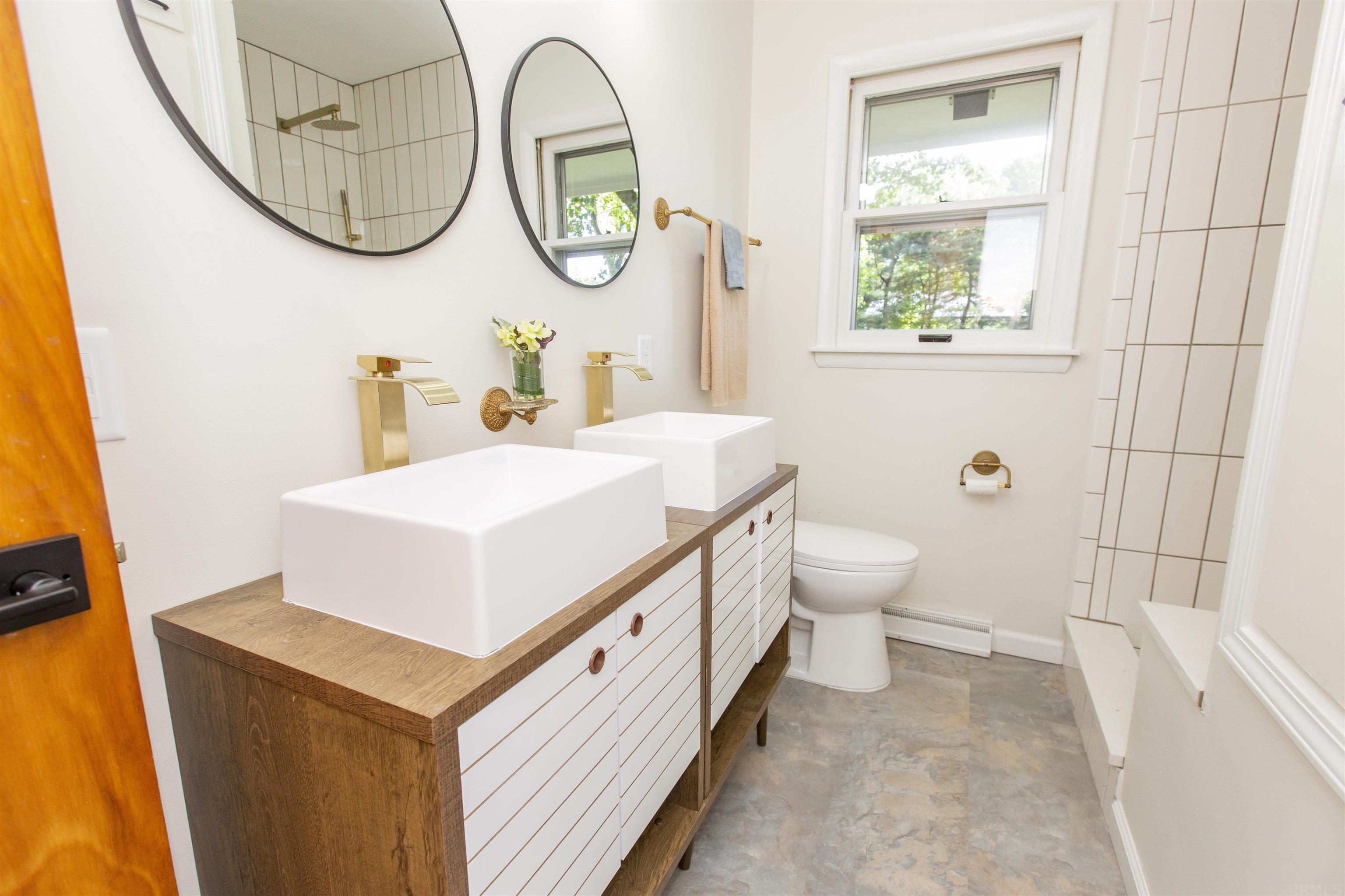 52484 Hickory Road Granger, IN 46530 - Photo 16 of 33 Gallery Image 16