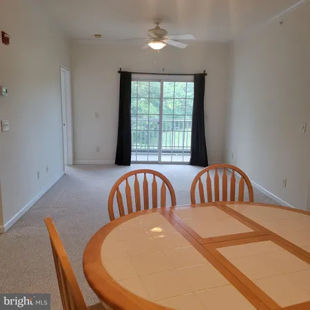 a view of livingroom with furniture
