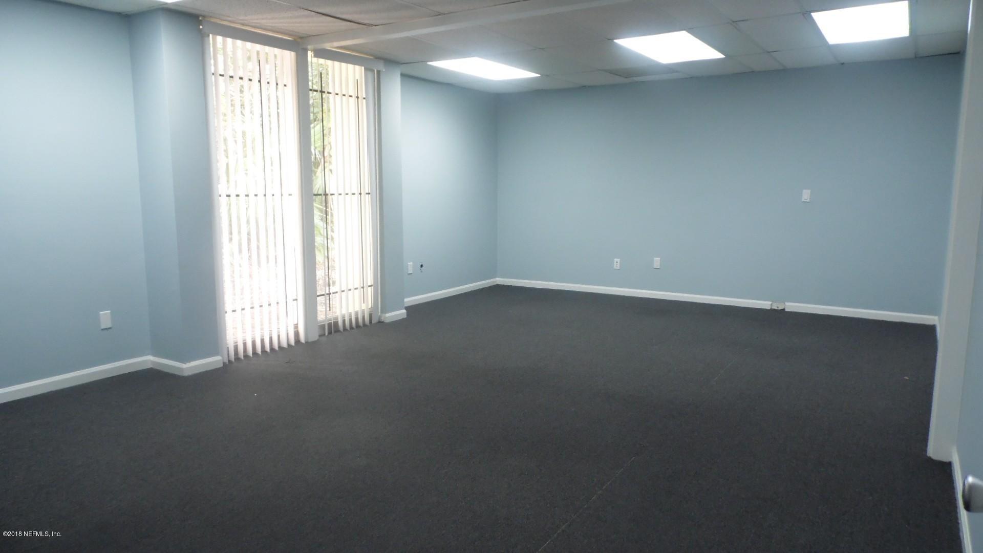 3115 Spring Glen Road, Unit 502 Jacksonville, FL 32207 - Photo 6 of 9 5