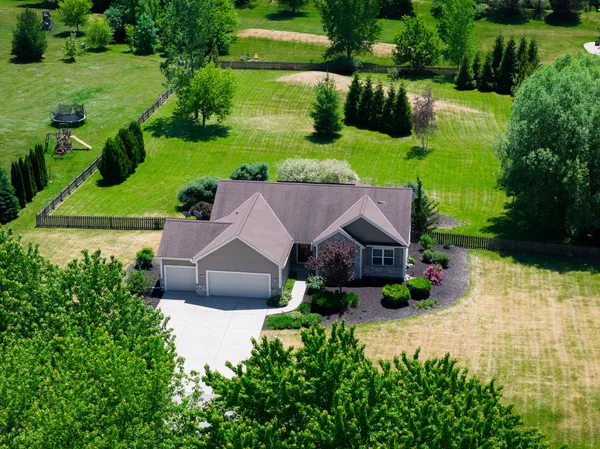 $540,000 | 543 Camarosa Court, Cedarburg, WI 53012