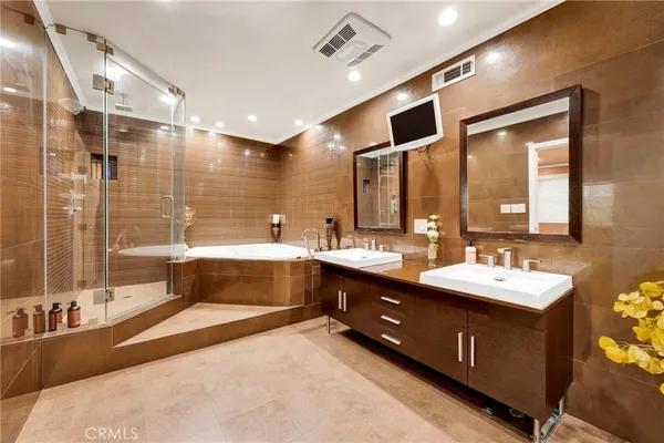 $835,000 | 7764 VÃa Capri, Burbank, CA 91504