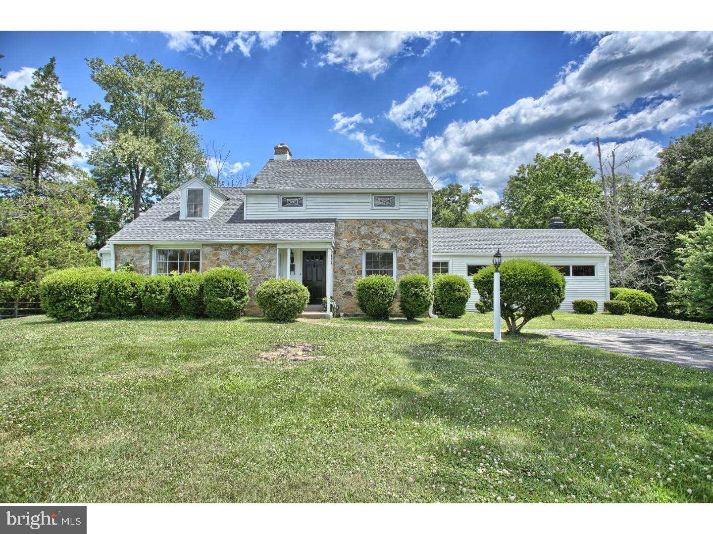 154 Beechwood Road Newtown Square, PA 19073 - Photo 1 of 25 Front Yard