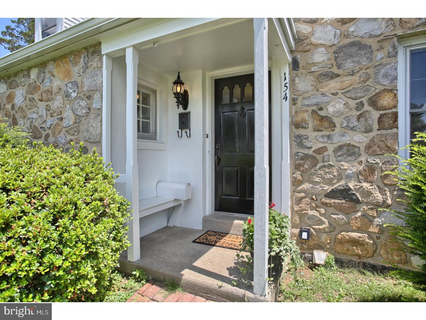 154 Beechwood Road Newtown Square, PA 19073 - Photo 2 of 25 Exterior Front