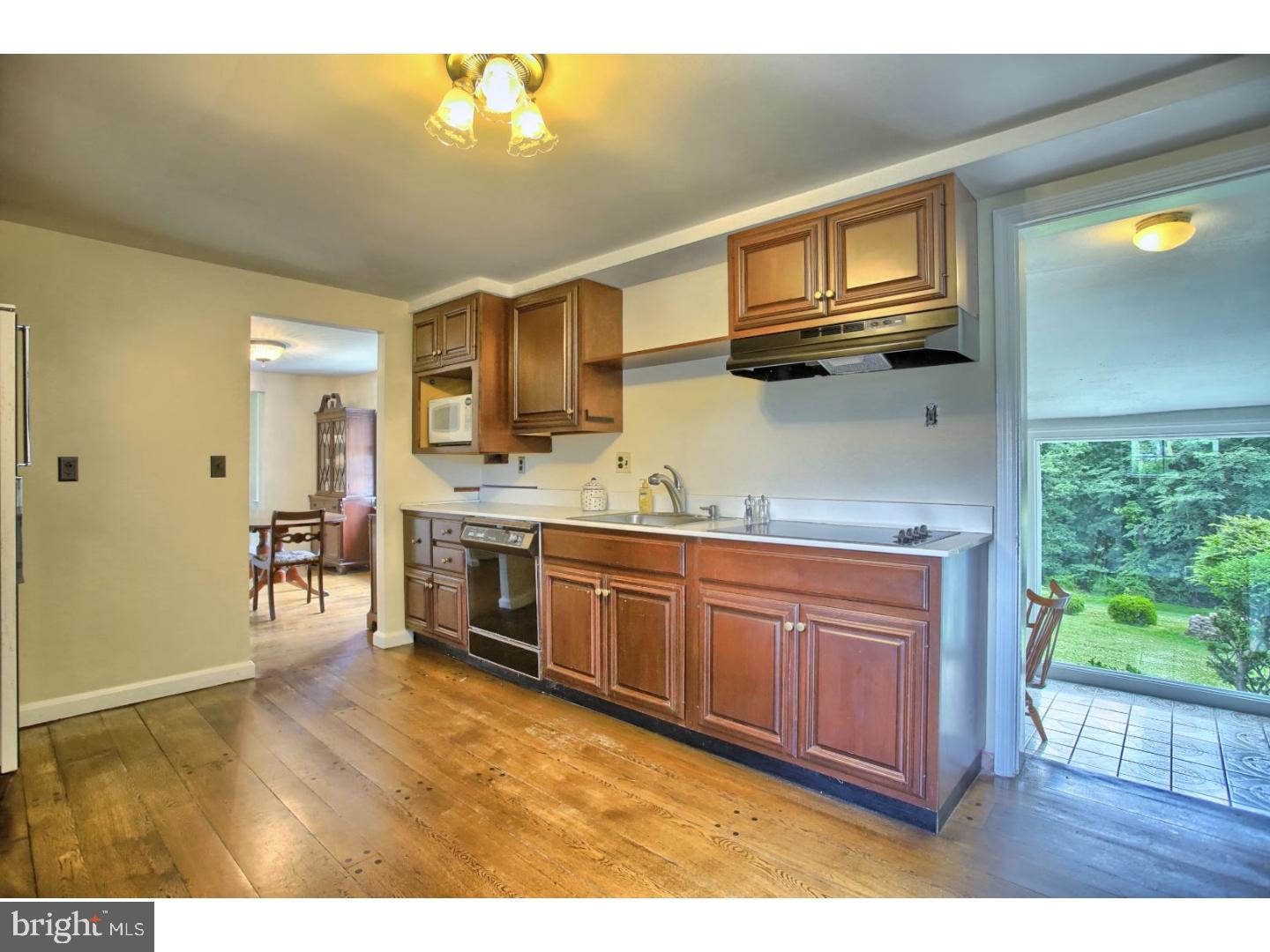 154 Beechwood Road Newtown Square, PA 19073 - Photo 12 of 25 Kitchen