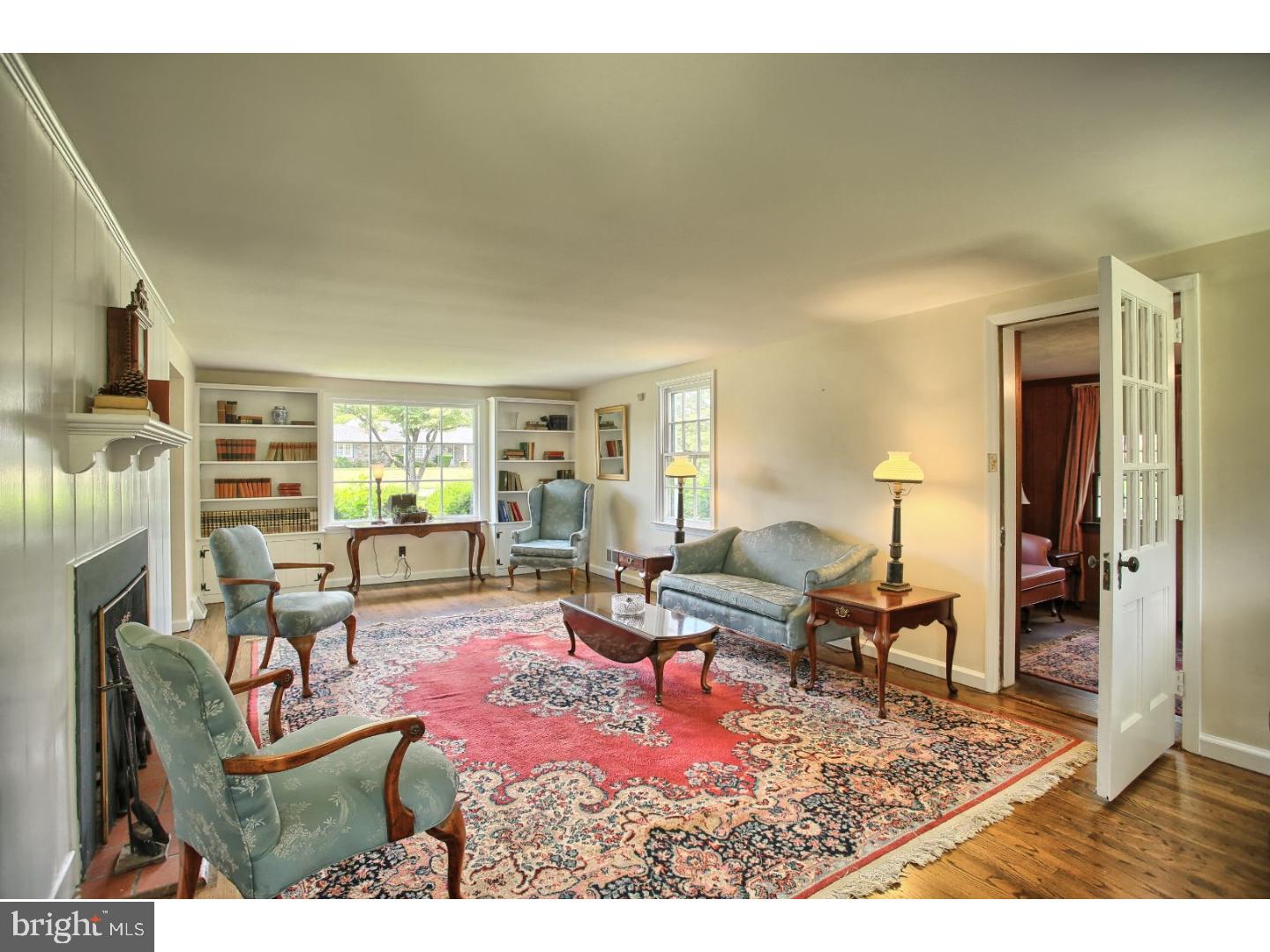 154 Beechwood Road Newtown Square, PA 19073 - Photo 6 of 25 Living Room
