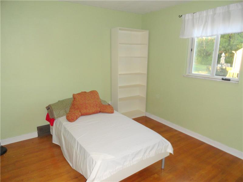 9 Michael Road Cheswick, PA 15024 - Photo 12 of 25 Bedroom.