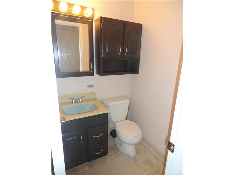 9 Michael Road Cheswick, PA 15024 - Photo 14 of 25 Partial Bath.