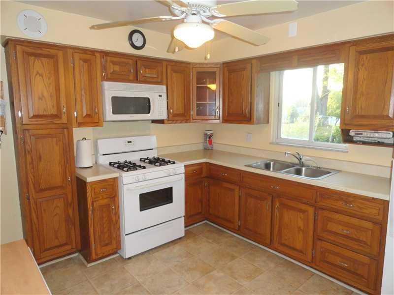 9 Michael Road Cheswick, PA 15024 - Photo 9 of 25 Kitchen.