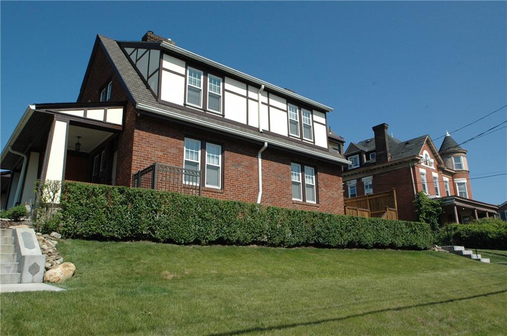 2 Dawson Court Pittsburgh, PA 15213 - Photo 2 of 34 #02 Dawson Court from Dawson Street and across from Pitt & Hospitals free shuttle