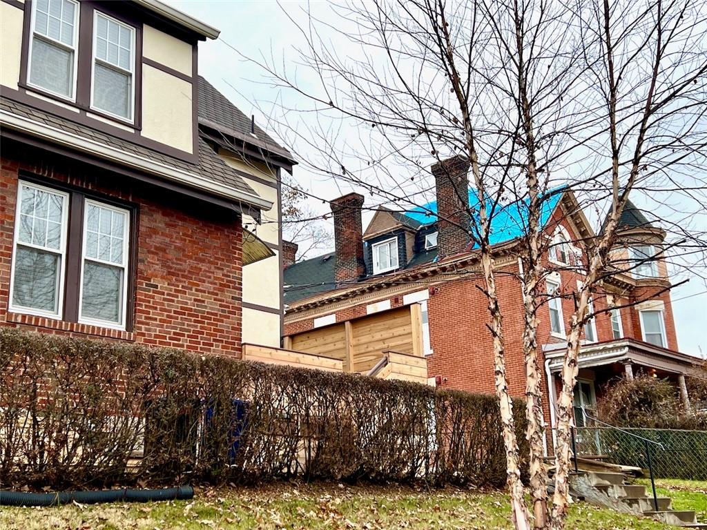 2 Dawson Court Pittsburgh, PA 15213 - Photo 28 of 34 Private deck with French doors