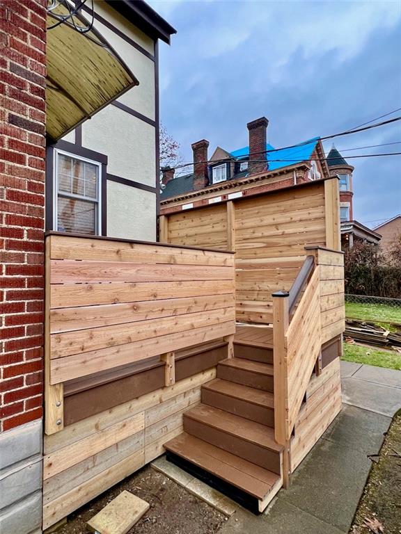 2 Dawson Court Pittsburgh, PA 15213 - Photo 29 of 34 Private deck with French doors