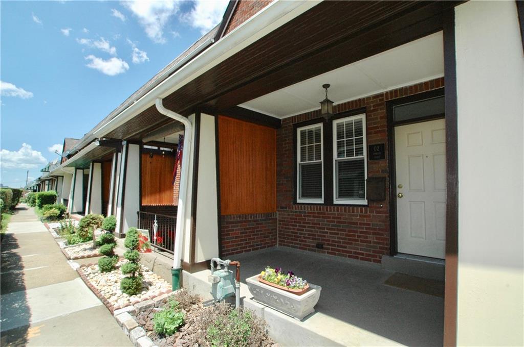 2 Dawson Court Pittsburgh, PA 15213 - Photo 3 of 34 #02 Dawson Ct entrance, large private porch with privacy panel