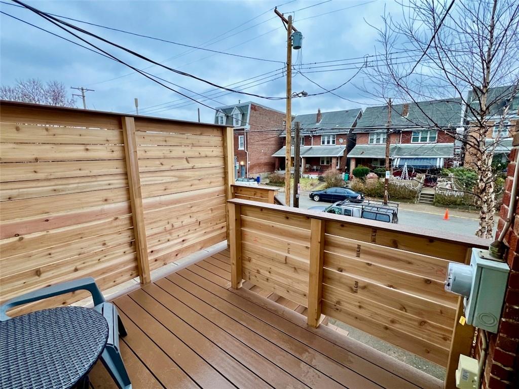 2 Dawson Court Pittsburgh, PA 15213 - Photo 31 of 34 Newly redone deck with privacy screen and area for seating off of dining room through French doors