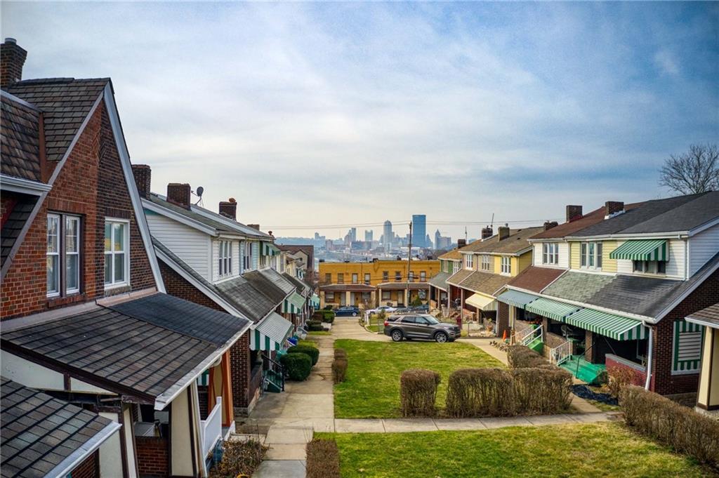 2 Dawson Court Pittsburgh, PA 15213 - Photo 32 of 34 Dawson Ct looking west at downtown