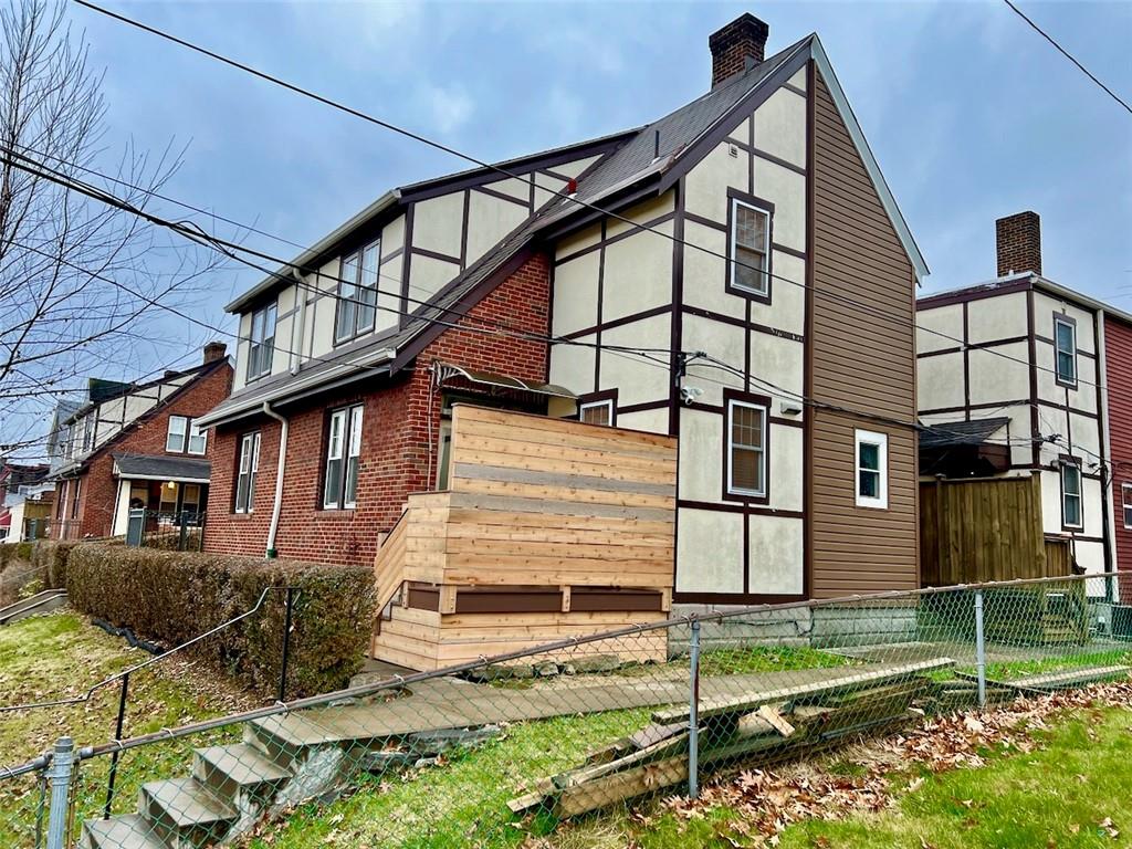 2 Dawson Court Pittsburgh, PA 15213 - Photo 7 of 34 back walkway and private deck