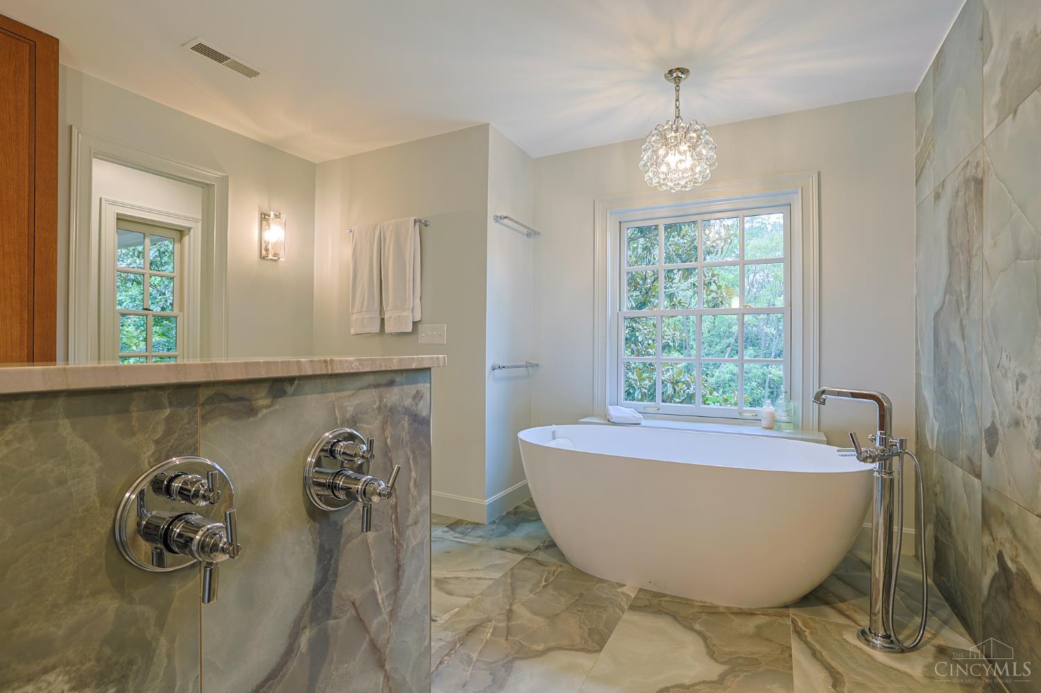 5500 Drake Road Cincinnati, OH 45243 - Photo 71 of 95 Gallery Image 71