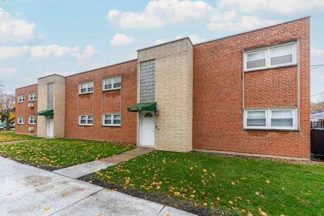 $147,000 | 6151 West Thorndale Avenue, Unit 2B, Chicago, IL 60646