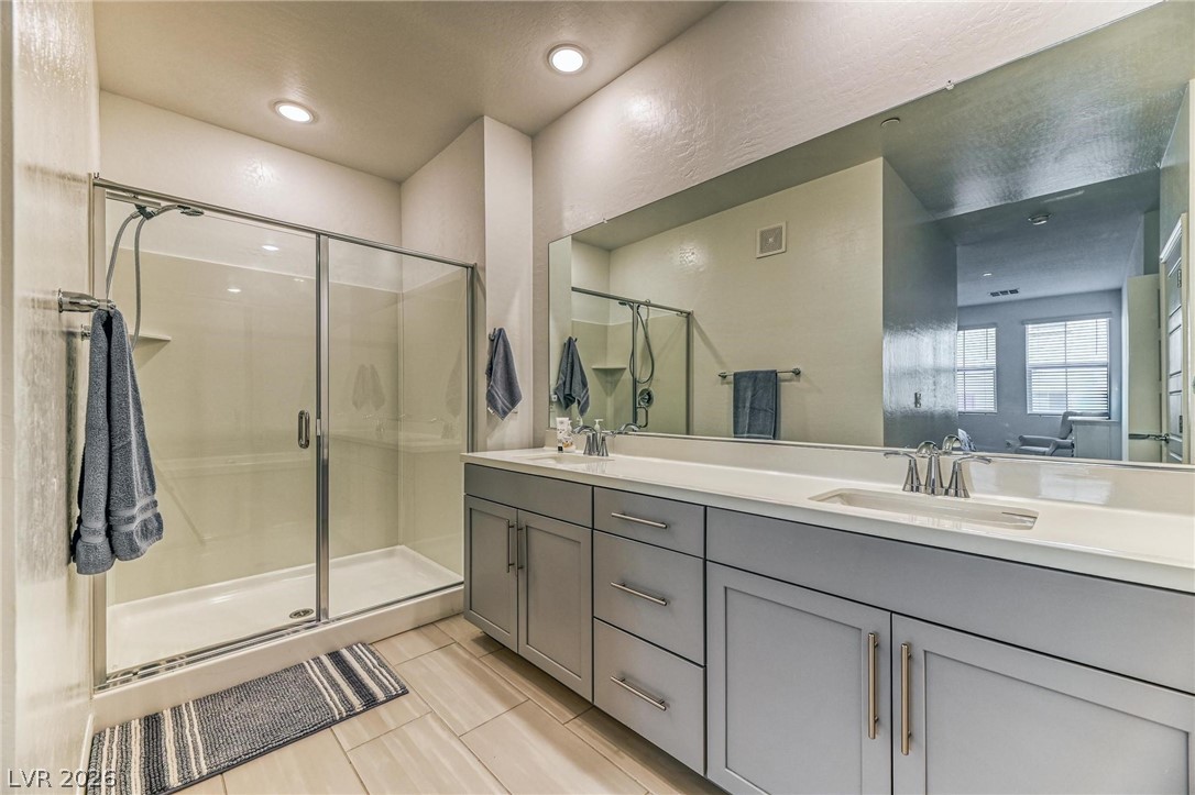 2555 Hampton Road, Unit 10108 Henderson, NV 89052 - Photo 8 of 23 Primary Bathroom