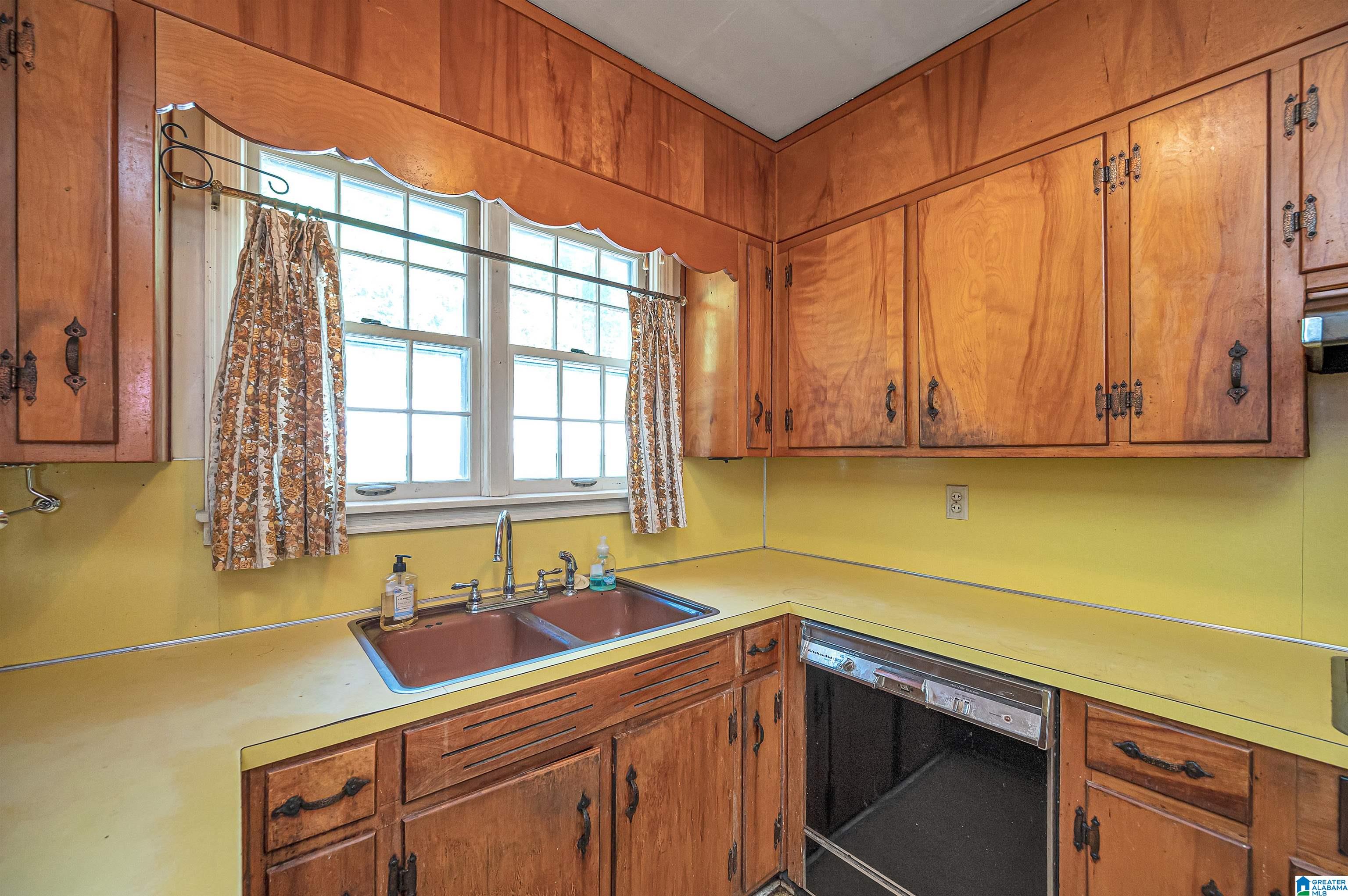 3 Meadow Lane Bessemer, AL 35020 - Photo 9 of 38