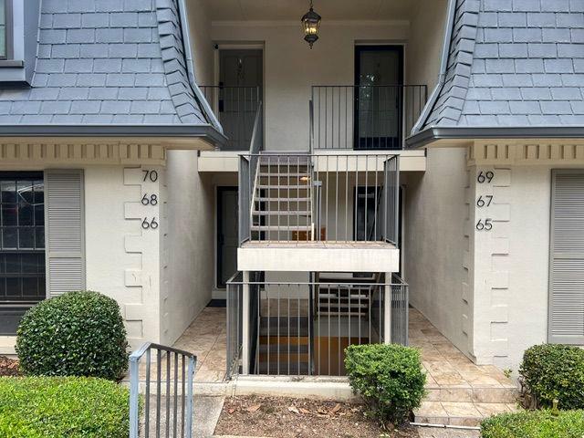 68 La Rue Place Northwest Atlanta, GA 30327 - Photo 2 of 72
