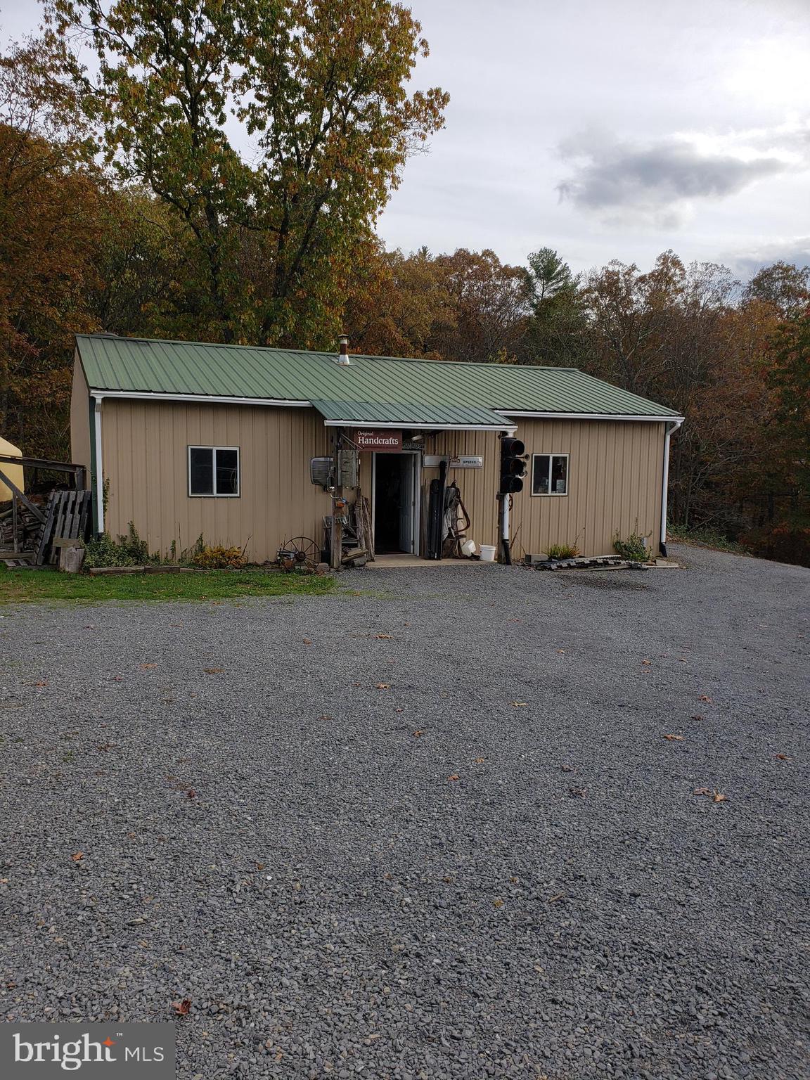 820 Packing House Road Berkeley Springs, WV 25411 - Photo 18 of 34 workshop
