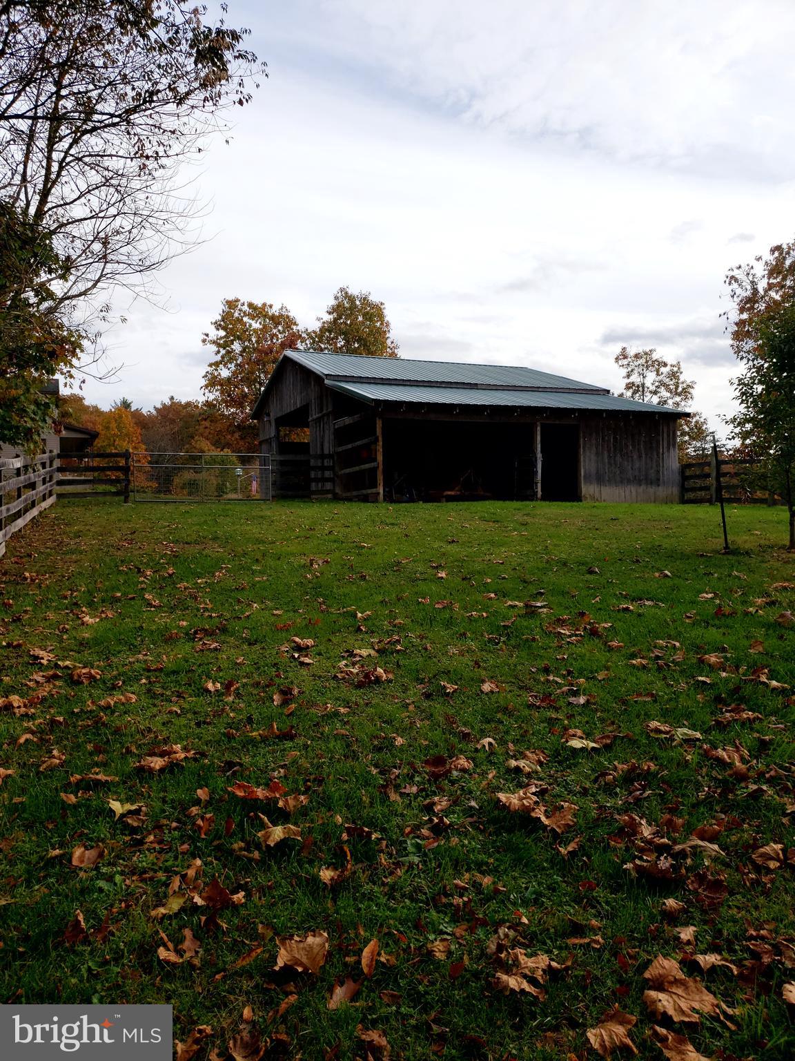 820 Packing House Road Berkeley Springs, WV 25411 - Photo 24 of 34 barn