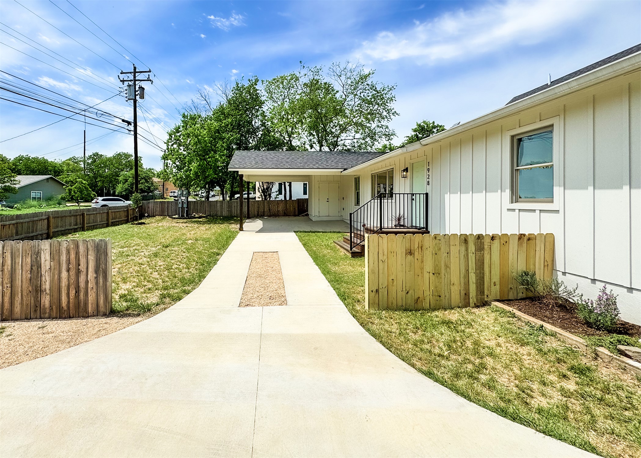 a view of a back yard of the house
