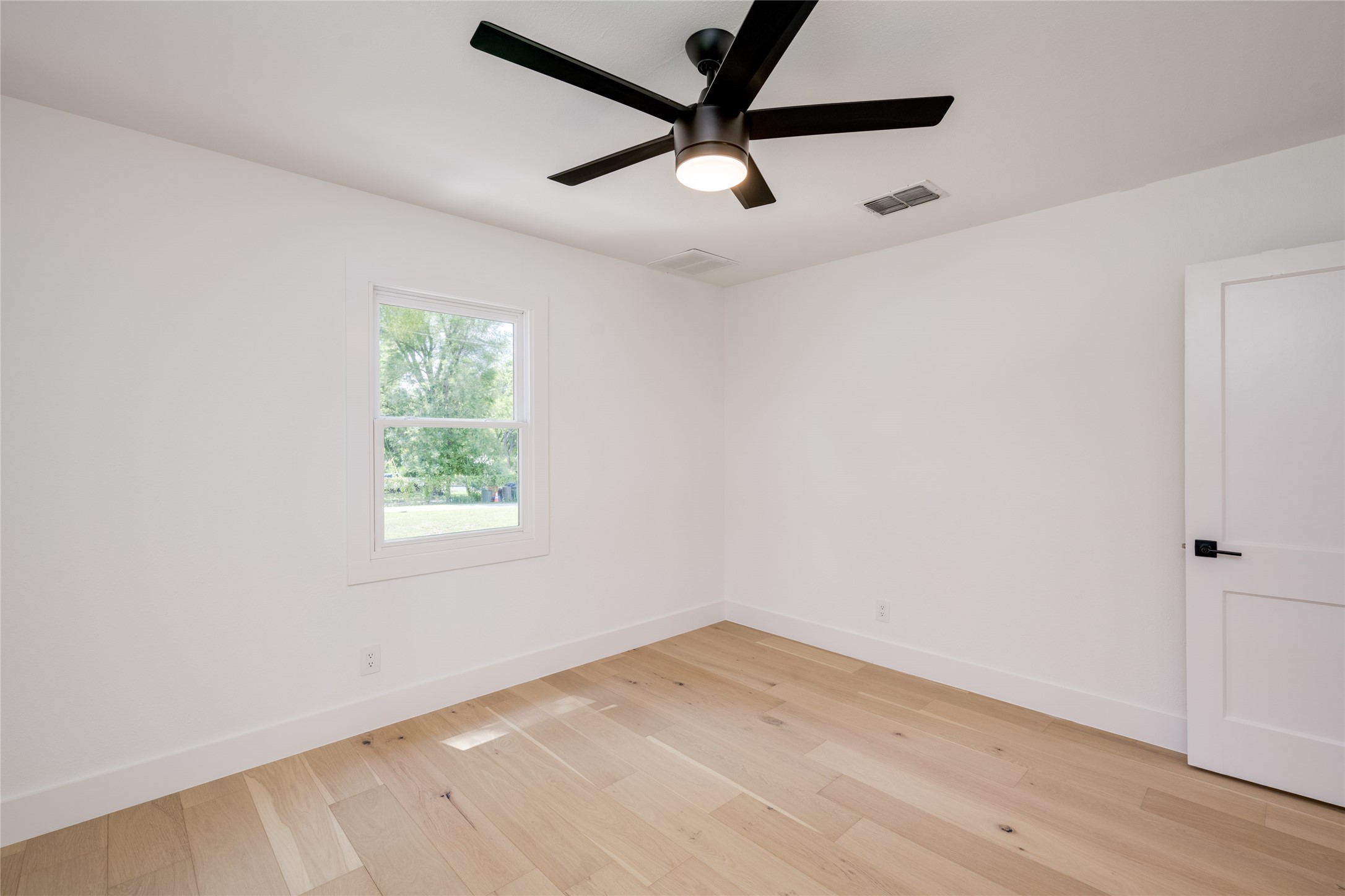1928 Miles Avenue, Unit 1 Austin, TX 78745 - Photo 18 of 28 an empty room