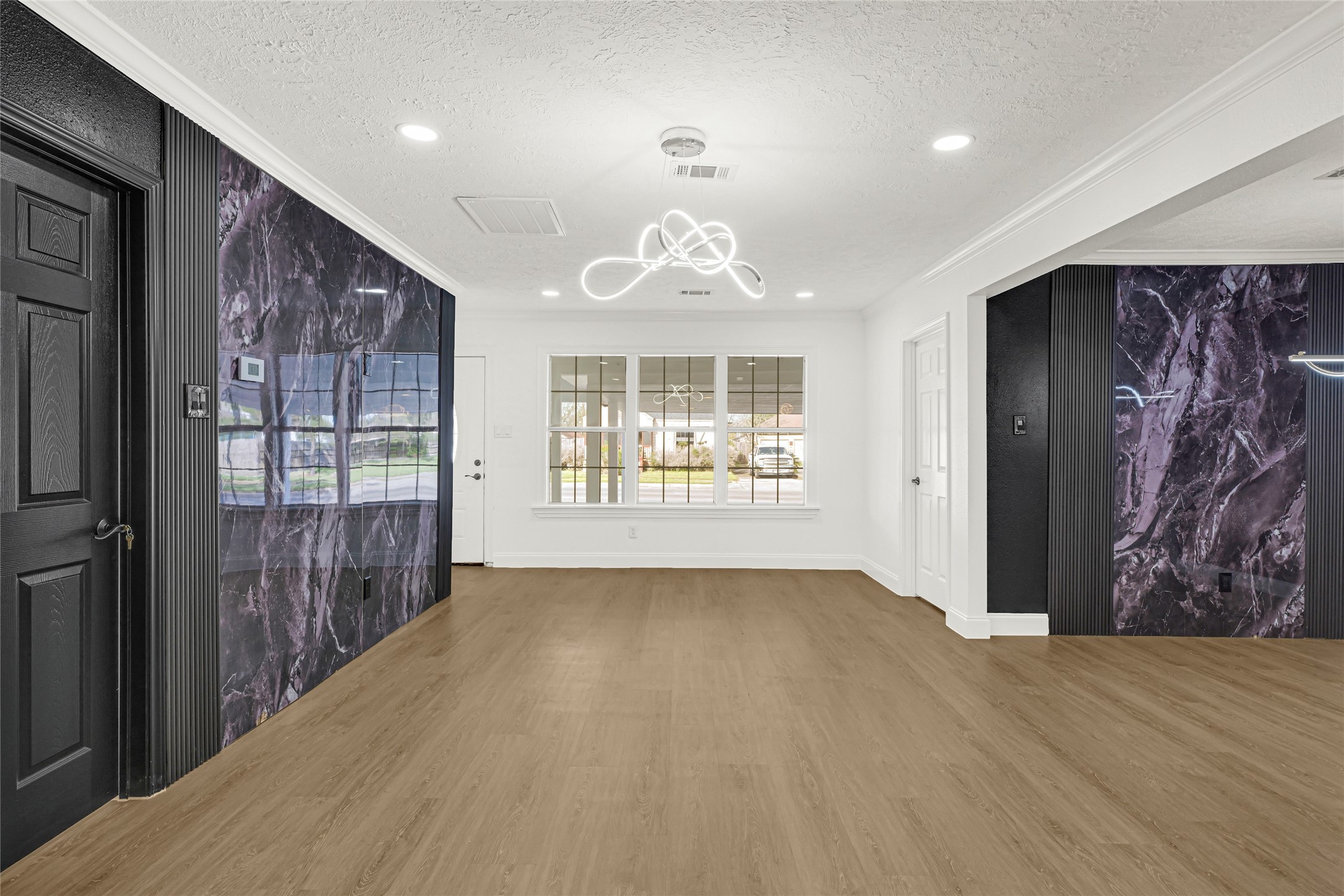 513 Main Street Pasadena, TX 77506 - Photo 24 of 35 a view of an empty room with a window